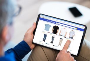 nhan-vien-van-hanh-san-thuong-mai-dien-tu-1